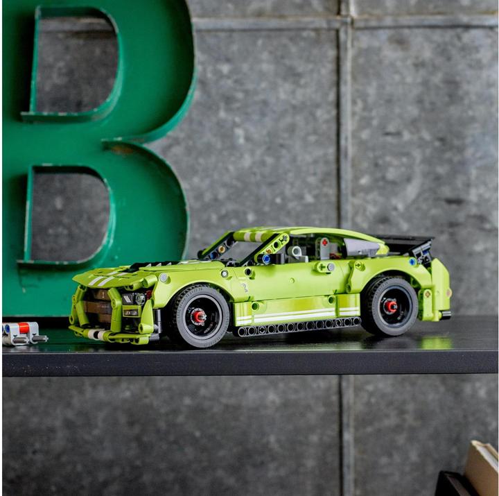 Actual product image LEGO Ford Mustang Shelby GT500 (42138, LEGO Technic)