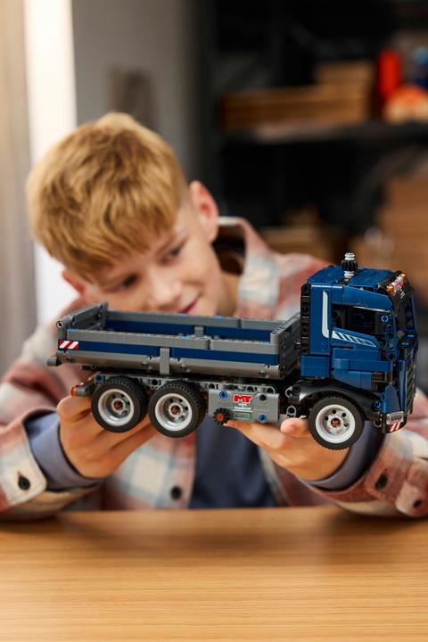 Actual product image LEGO Kipplaster (42203, LEGO Technic)