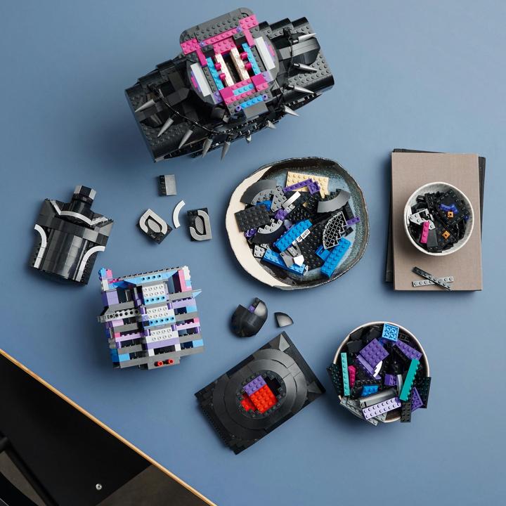 Actual product image LEGO Black Panther (76215, LEGO Marvel, LEGO Rare Sets)