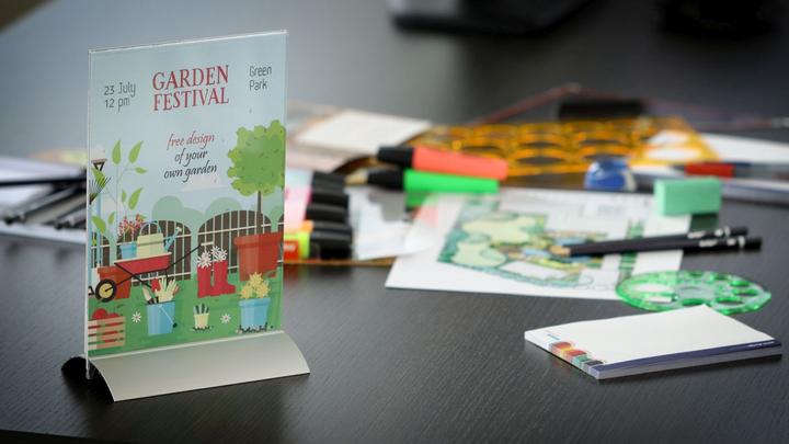 Image du produit Europel Présentoir de table, DIN A5 vertical, socle en aluminium (A5)