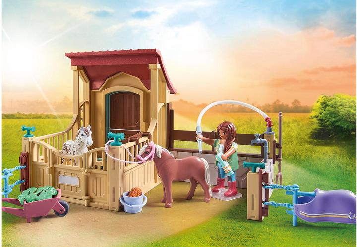 Image du produit Playmobil Écurie (71494, Playmobil Chevaux de la cascade)