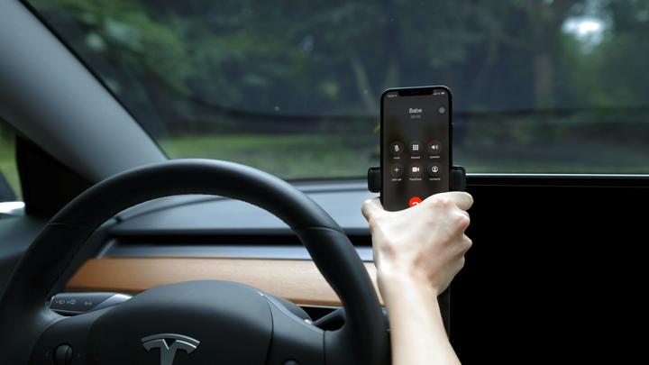Produktbild Jowua Unsichtbare Handyhalterung für das Tesla Model 3/Y