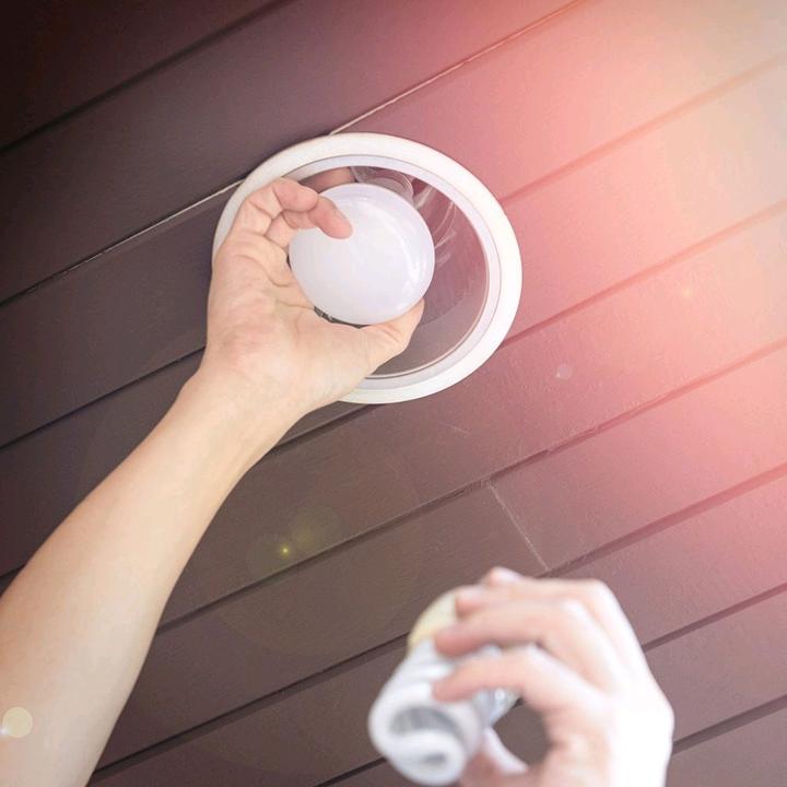Immagine prodotto V-TAC VT280 Lampadina LED11 W, E27, R80, 6400 K, F (E27, 11 W, 1055 lm, 1 x, F)