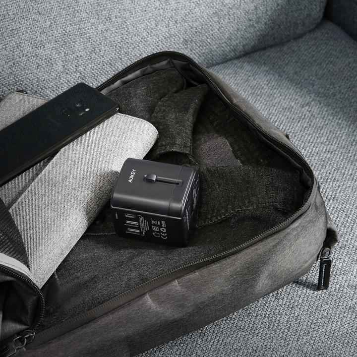 Produktbild Aukey PA-TA01 White Universal Travel Adapter with 1xUSB-C and 2x