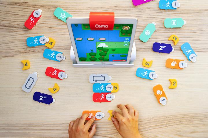 Actual product image Play Osmo Coding Starter Kit for iPad including Osmo base (French, English)