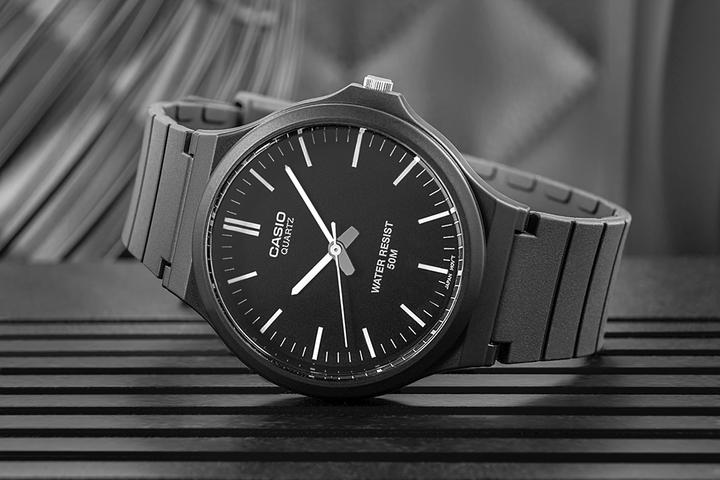 Immagine prodotto Casio Collezione - MW-240-1E (Orologio da polso analogico, 43.60 mm)