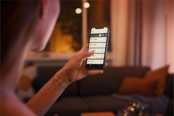 Actual product image Philips Hue White Ambiance (E27, 15 W, 1600 lm, 1 x, F)