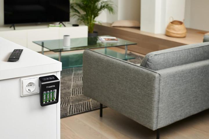 Produktbild Varta LCD Plug Charger+ (1 Stk., AA, 2100 mAh, Ladegerät inkl. Akku)