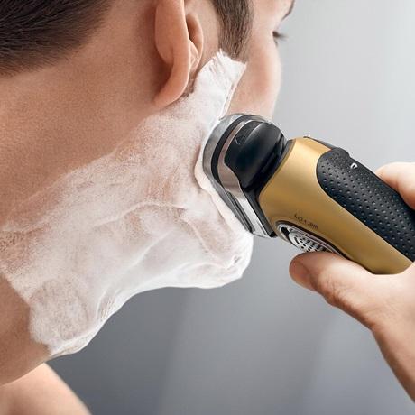 Actual product image Braun Series 9-9299 FC Bayern Edition