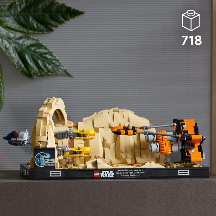 Actual product image LEGO Pod racing in Mos Espa - Diorama (75380, LEGO Star Wars)