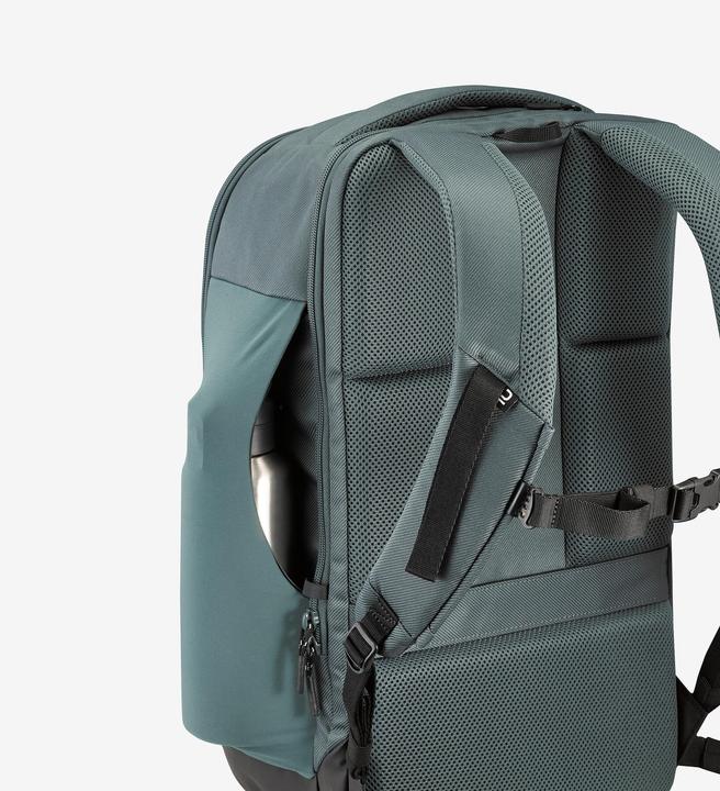 Actual product image Quechua Hiking backpack 32 L - NH500 Escape sand colour (32 l)