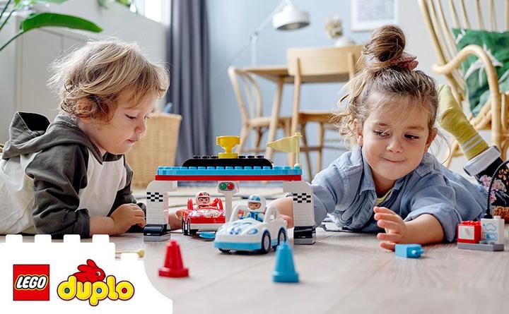Produktbild LEGO Rennwagen (10947)