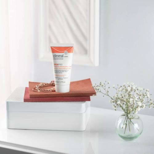Produktbild Ahava CLINERAL Protective Moisturizing Cream SPF50 (Sonnencreme Gesicht, SPF 50, 50 ml, 50 g)
