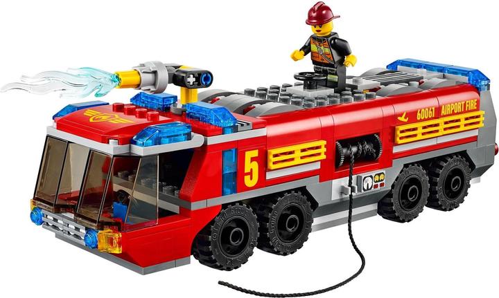 Actual product image LEGO City Airport Fire engine (60061, LEGO City)