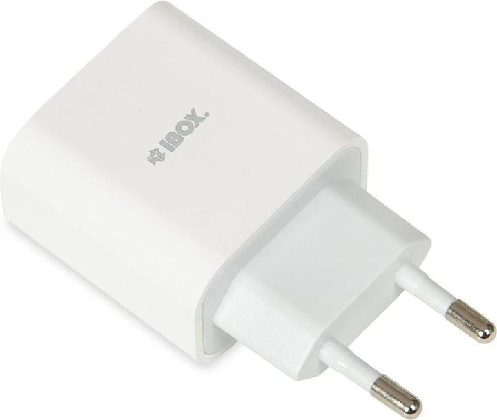Actual product image iBox C-37 USB-C PD20W WALL CHARGER USB-C TO LIGHTNING CABLE (20 W)