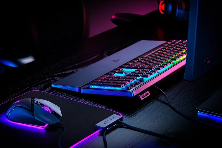 Actual product image Razer Ornata V3 (US, Cable)