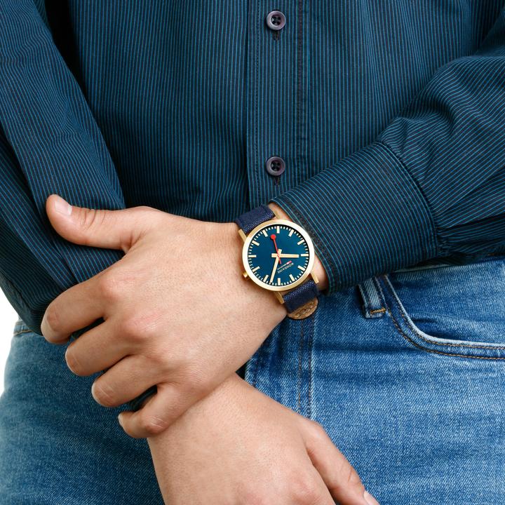 Actual product image Mondaine Classic - inspired by nature - Ip Gold (Analogue wristwatch, 40 mm)