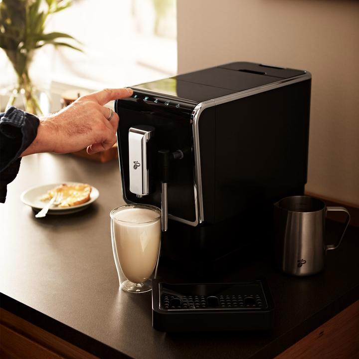 Actual product image Tchibo Esperto Latte fully automatic coffee machine