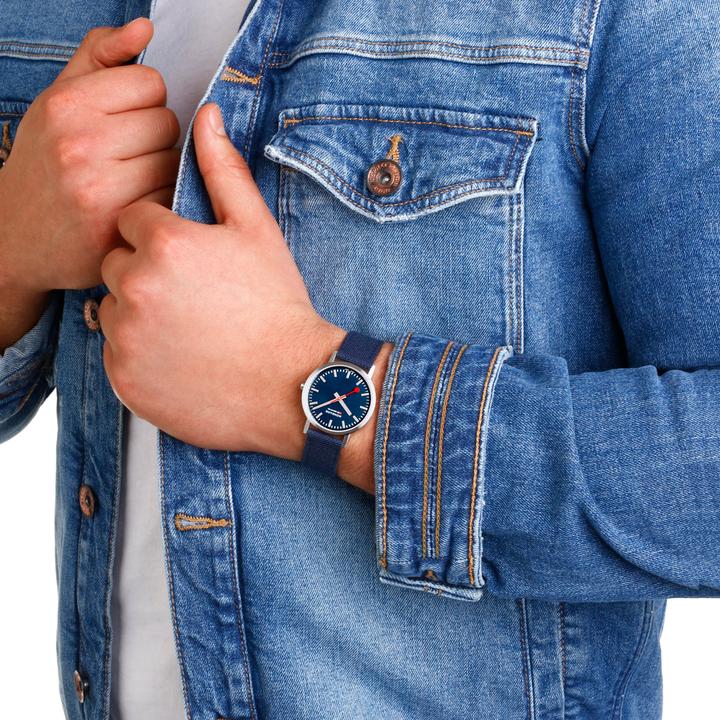 Actual product image Mondaine Classic - inspired by nature (Analogue wristwatch, 36 mm)