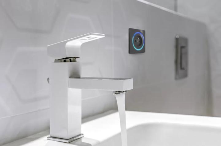 Immagine prodotto Fibaro teckbox Walli Outlet Tipo E con funzione di ripetitore per controllare le fruste elettriche nero