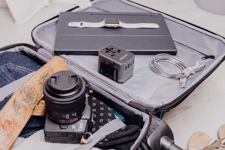 Produktbild Verbatim Universal Travel Adapter