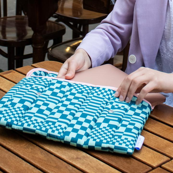 Produktbild Kind Bag Laptop Sleeve 13" Trippy Check (13", Universal)