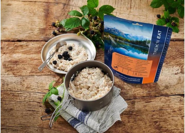 Actual product image Trek'n Eat Breakfast Porridge with Apple Pieces PS1000+ (260 g)