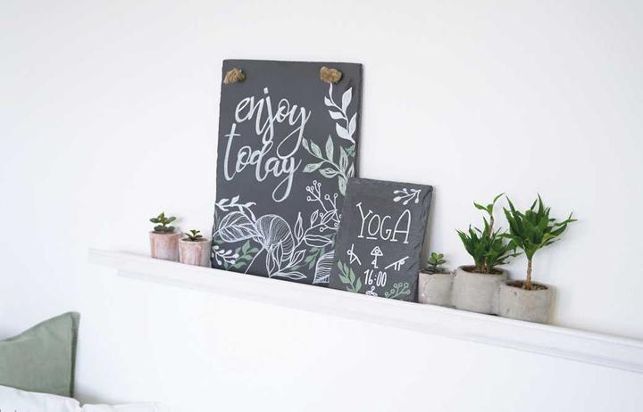 Actual product image Kreul Chalk Marker Chalky, Medium, Set of 4 Window Decoration (Cozy Red, Rosemary Green, Snow White, nordic blue, 4 mm, 4 x)