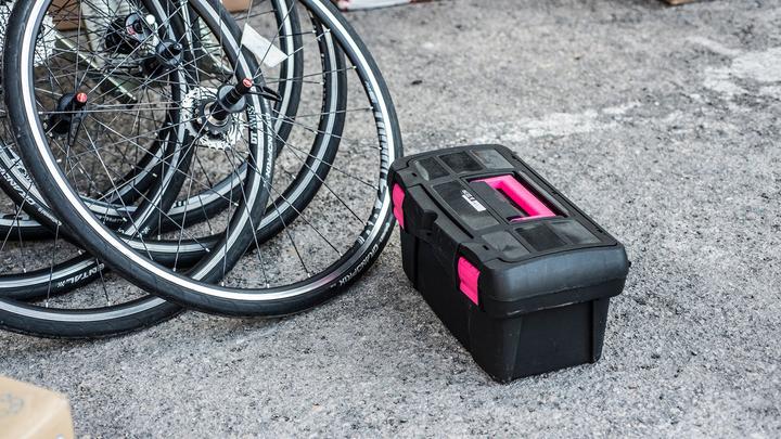 Actual product image Muc-Off Ultimate Bicycle Kit (1800 ml, Bicycle cleaner, Chain cleaner, Universal Lubricant, Sponge, Care set)