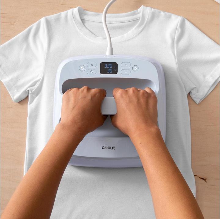 Actual product image Cricut Joy Xtra Smart 3-piece iron-on film, Glowstick