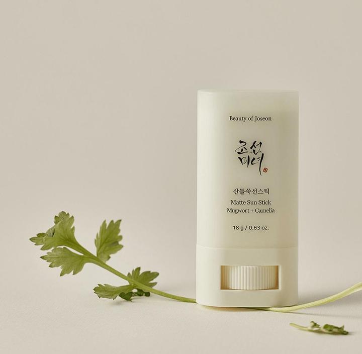 Immagine prodotto Beauty of Joseon Matte sun stick : Mugwort + Camelia (Stick solare, Crema solare viso, SPF 50+, 18 ml, 18 g)