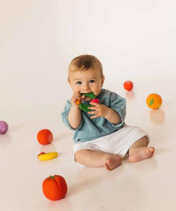 Actual product image Oli and Carol Tomato Educational Ball