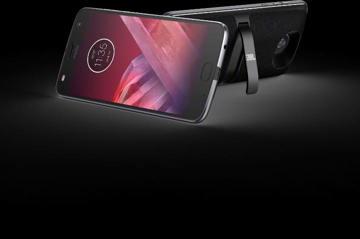 Produktbild Motorola Moto Z2 Play + JBL Soundboost 2 (64 GB, Lunar Gray, 5.50", Dual SIM + SD, 12 Mpx, 4G)
