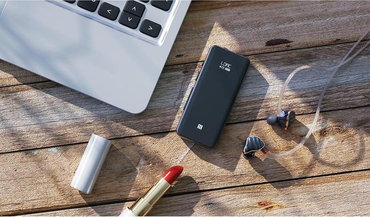 Actual product image FiiO BTR5 2021 USB-C and Lightning (USB-DAC, gain switch, Microphones, Bluetooth)