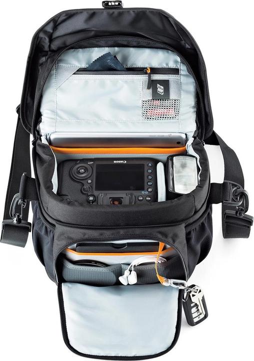 Actual product image Lowepro Nova 170 AW II (Camera shoulder bag, 11.42 l)