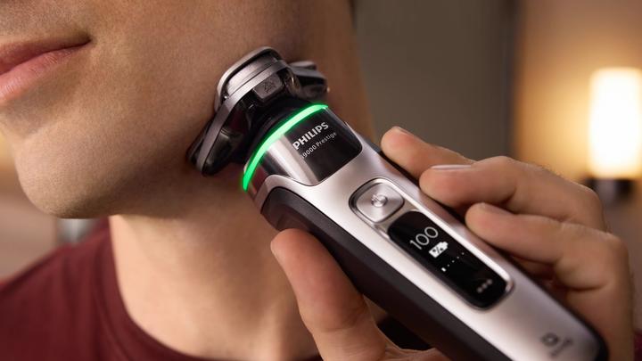 Actual product image Philips i9000 Prestige XP9204/10 Wet & Dry Electric Shaver with SkinIQ
