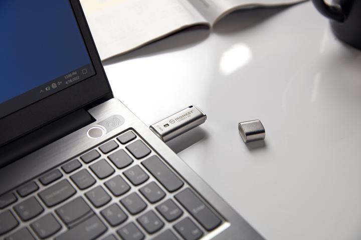 Actual product image Kingston IronKey Locker+ 50 (128 GB, USB 3.2, USB-A)