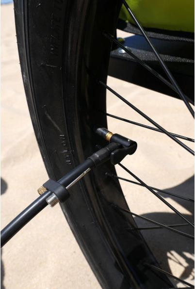 Produktbild Michelin Akku-Luftpumpe Digital 10 Bar