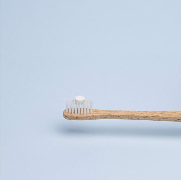 Actual product image Kiyo Natural Toothpaste Tabs (60 ml)