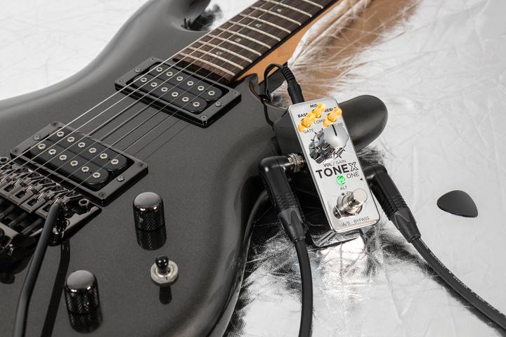 Actual product image IK Multimedia Tonex One Limited Edition - Ultimative Amp- und (USB)