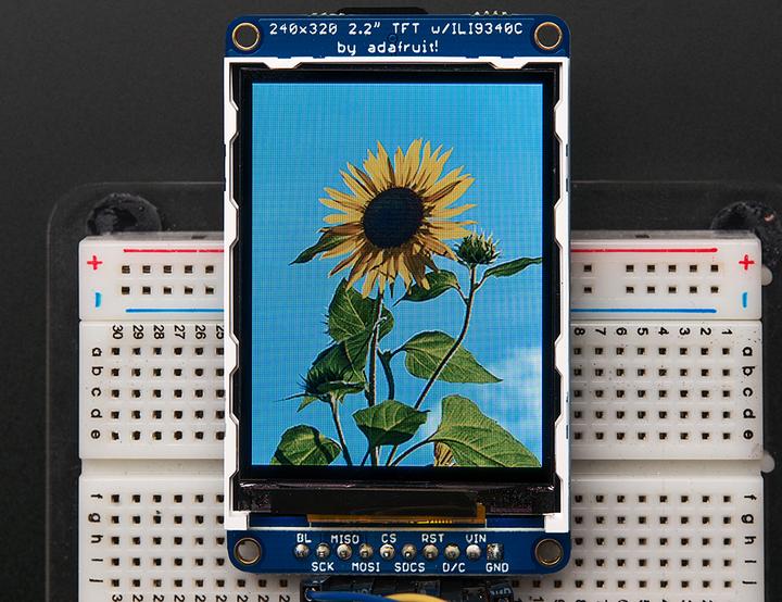 Immagine prodotto Adafruit LCD TFT a colori a 18 bit da 2,2" con microSD ILI9340 (Vari)
