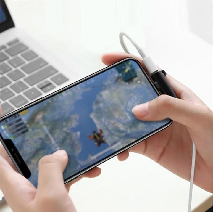 Immagine prodotto PowerGuard Splitter per la ricarica e l'ascolto della musica (Lightning, Jack da 3.5mm)