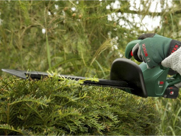 Image du produit Bosch Home & Garden EasyHedgeCut 18-45 Set (Taille-haies sans fil)