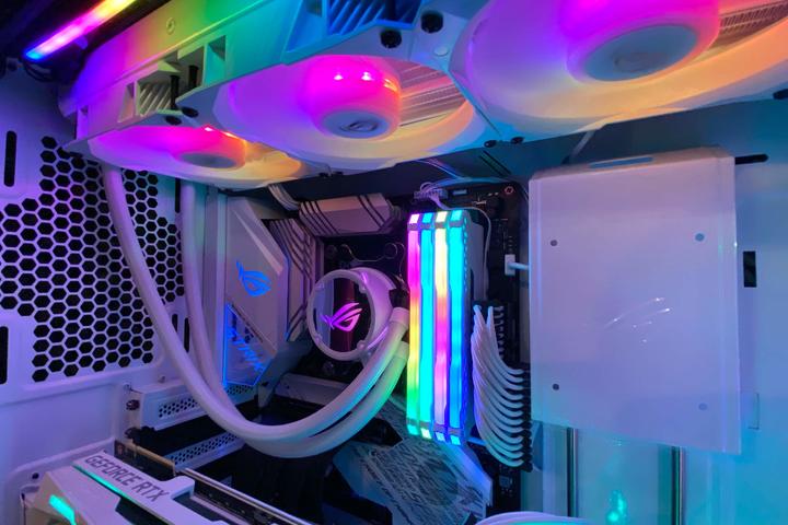Immagine prodotto ASUS ROG Strix LC 240 RGB