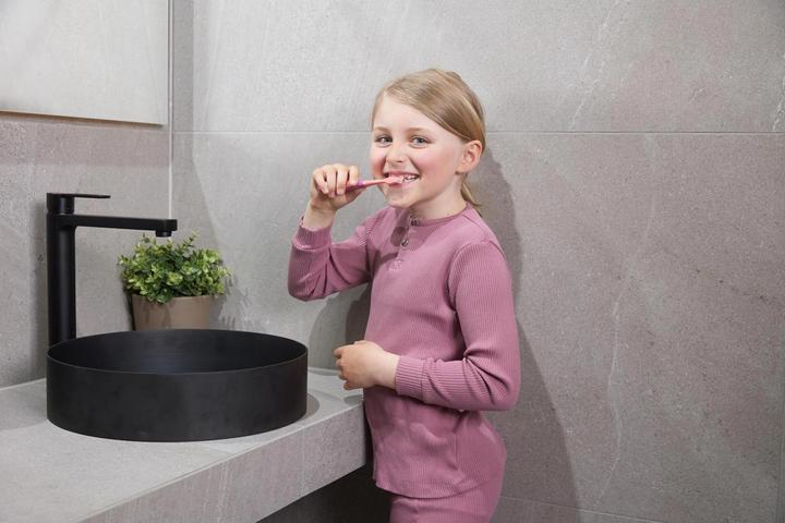 Immagine prodotto Jordan Spazzolino Step By Step per bambini 6-9 anni morbido 1Pz. (Morbido, 1 x)