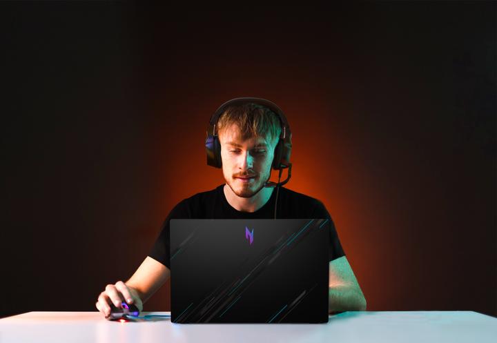 Produktbild Acer Nitro V 15 RTX 4060 (15.60", Intel Core i9-13900H, 16 GB, 512 GB, CH)