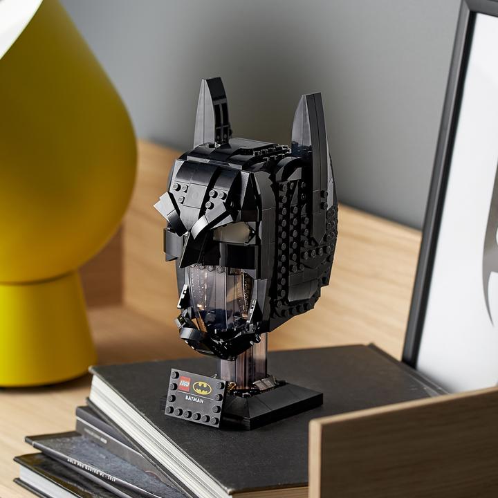 Actual product image LEGO Batman helmet (76182, LEGO DC)