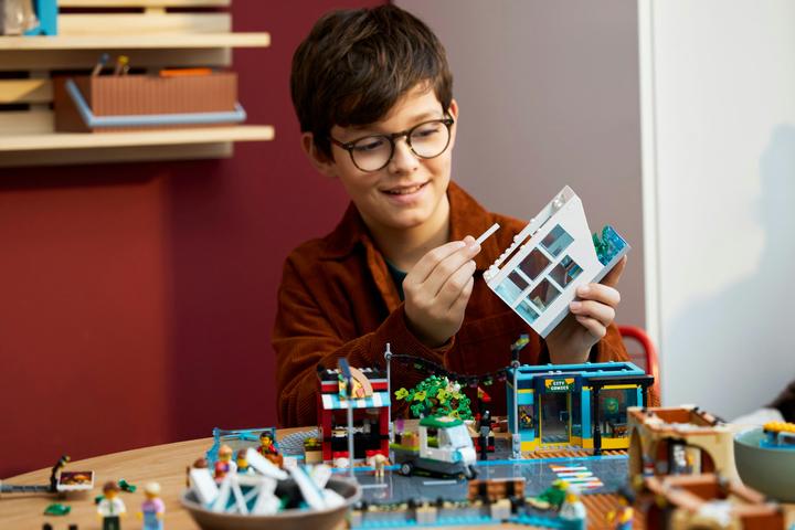 Actual product image LEGO City centre (60380, LEGO City)