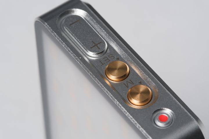Actual product image Viltrox Retro 08X RGB Pocket LED Light (Video light)