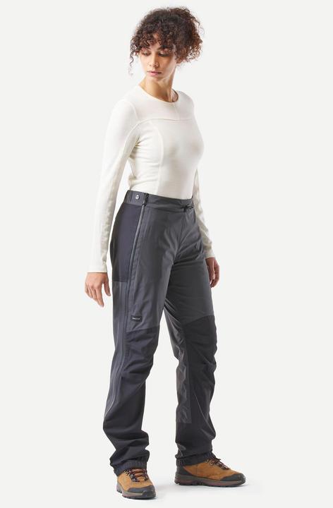 Produktbild Forclaz Regenhose Damen wasserdicht 20.000 mm Wassersäule Trekking - MT900 schwarz (M/L)